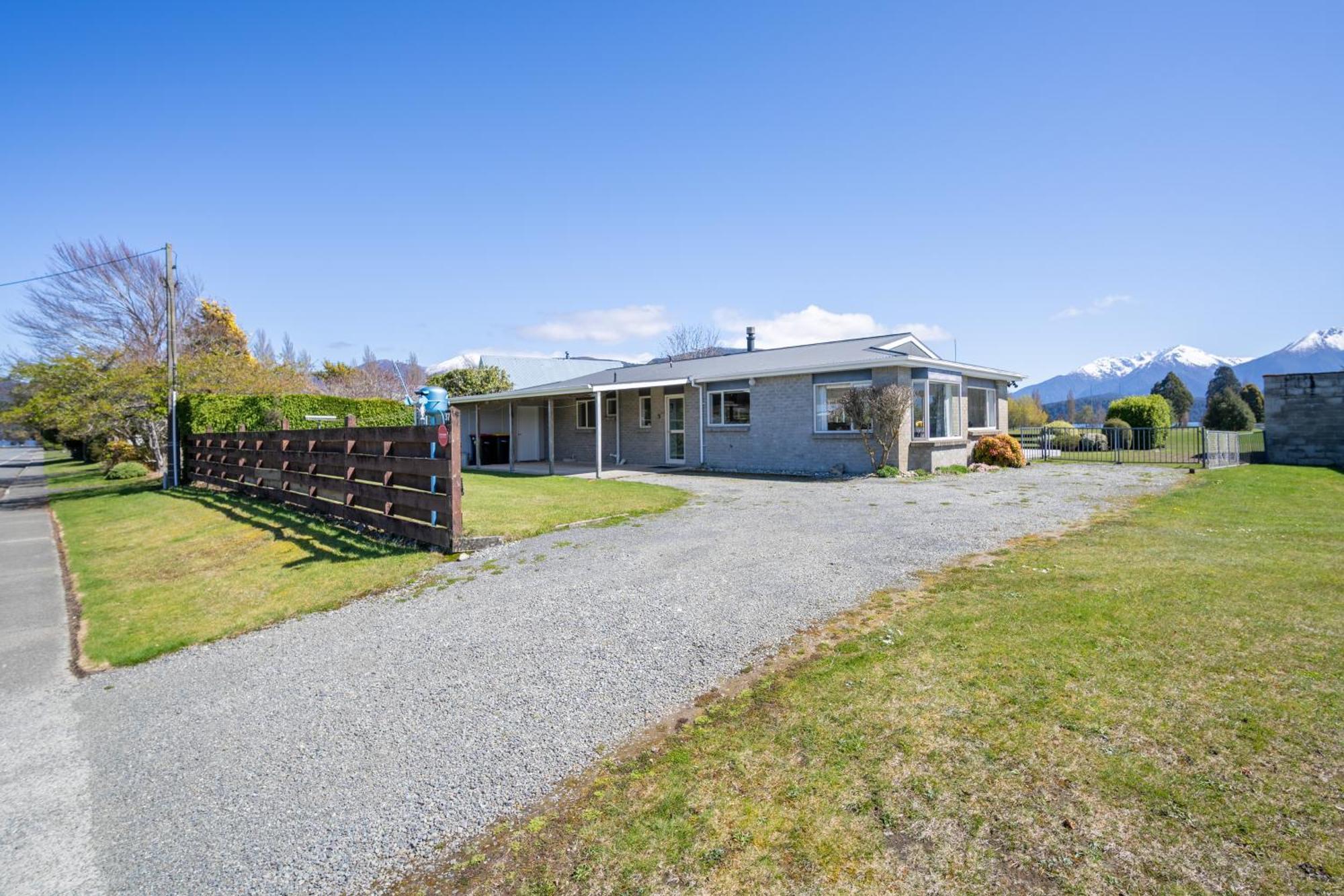 Kepler Retreat - Te Anau Holiday Home Exteriör bild