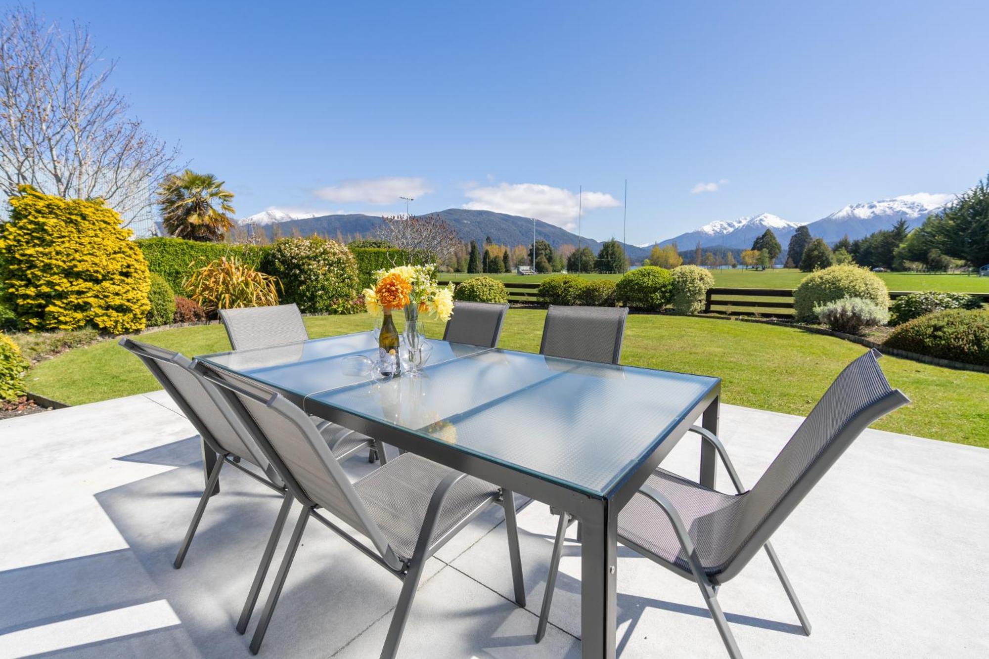 Kepler Retreat - Te Anau Holiday Home Exteriör bild